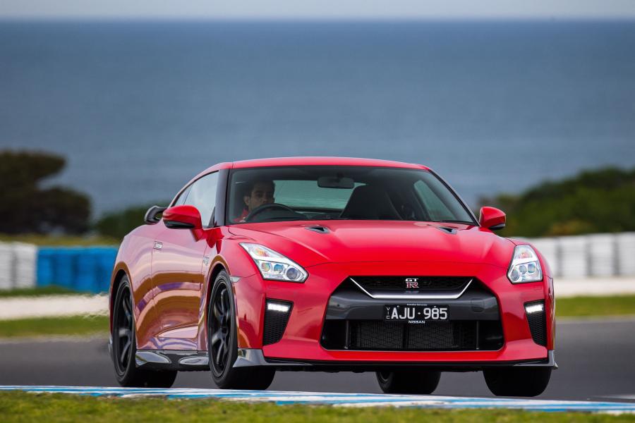  Nissan GT-R Track Edition 2016 года  (AU) (фото 5 из 13)